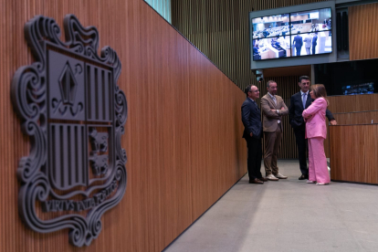 Membres del Govern abans de la votació