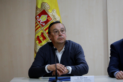 Àlex Ruiz en una signatura a Govern.