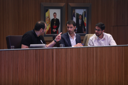 Yvan Lara, Pablo Tucat i Jorge Díaz a la presentació de l’estudi