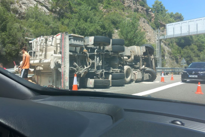 El camió accidentat