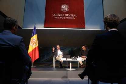 L'historiador Jordi Guillamet presenta l'estudi sobre tots els els noms de la cambra legislativa