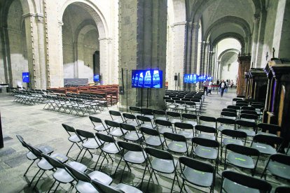 Preparatius a la Catedral per l’acte d’avui.