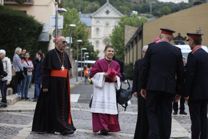 Serrano arribant a l’acte d’ordenació.