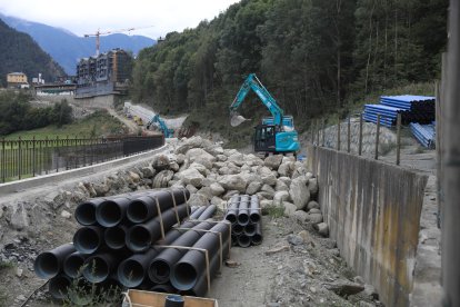 Treballs que s’estan duent a terme en el segon tram de la desviació.