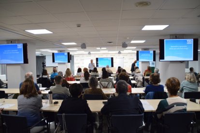 Un instant de la primera classe del curs del Campus de l'experiència de Creand Fundació i l'UIC