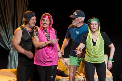 Una representació del grup de teatre de la gent gran de la Massana