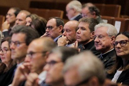 Joan-Enric Vives i Josep-Lluís Serrano presents en l'acte