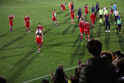 La grada va saber recompensar l'esforç dels jugadors contra un primera espasa.