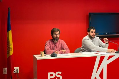 Joao de Melo i Pere Baró durant l'acte del PS sobre les conclusions de l'informe ECRI