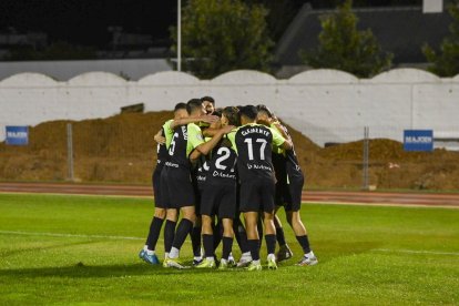 Els tricolors celebren el 0-1.