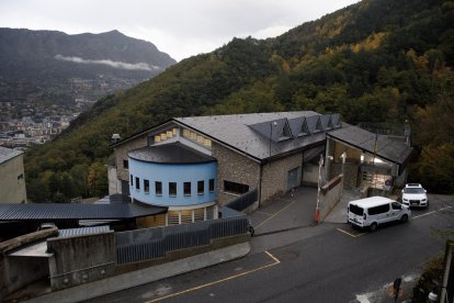 El centre penitenciari de la Comella hores després del suïcidi del reclús