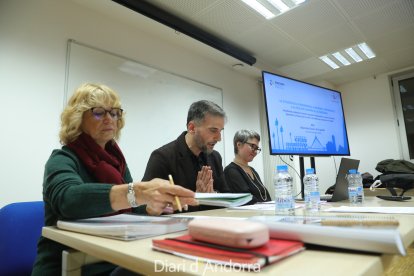 Un moment de la presentació de l'estudi al centre cultural de la Llacuna