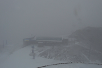 Neu al Pas de la Casa des de les càmeres de Grandvalira