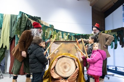 La festa del Tió de Nadal celebrada a Ordino