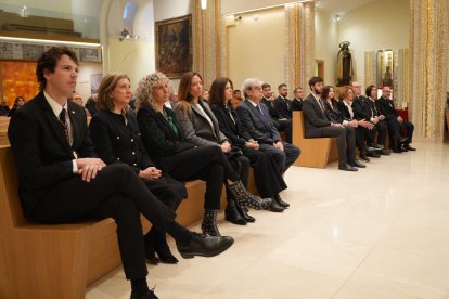 Les autoritats comunals de Sant Julià, els ministres lauredians i els consellers generals de la parròquia a la missa