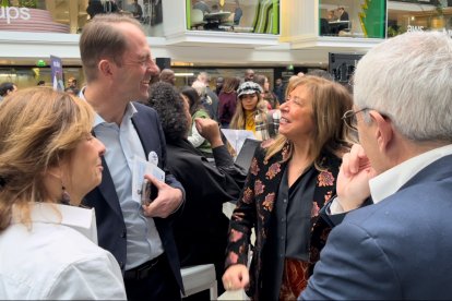 Conxita Marsol i Thibaut Guilluy, durant la visita de la ministra a París