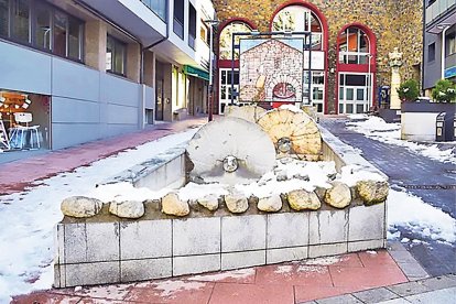 La plaça Canonge de Sant Julià de Lòria.