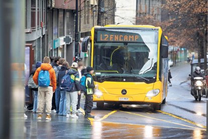 Un autobús de la companyia per la capital.