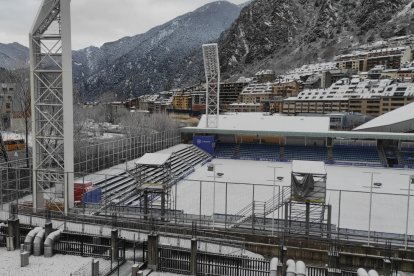 L'estadi nacional cobert de neu