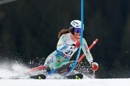 Carla Mijares durant l’eslàlom de la combinada.