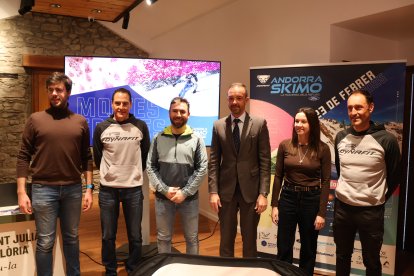 el cònsol major de Sant Julià de Lòria, Cerni Cairat; el director tècnic de la Dynafit Andorra Skimo, Joan Turne; el 'Country Manager' de Salewa Ibèrica, Enric Grifé; el ministre de Turisme i Comerç, Jordi Torres; la cònsol menor de Sant Julià de Lòria, S