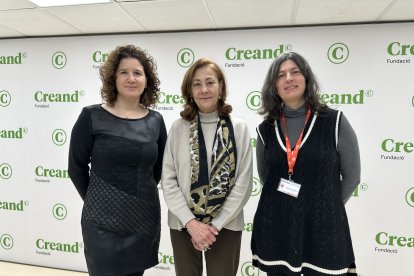 D’esquerra a dreta: Marta Roma, treballadora social de Càritas Andorrana, Francesca Ros, directora de Creand Fundació, i Carine Leclerc, de la Creu Roja Andorrana.