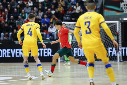 Un moment del partit