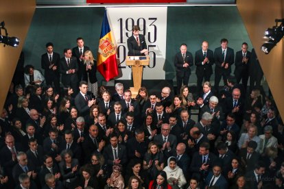 El síndic general, Carles Ensenyat, i la resta d’autoritats en la recepció pel Dia de la Constitució.