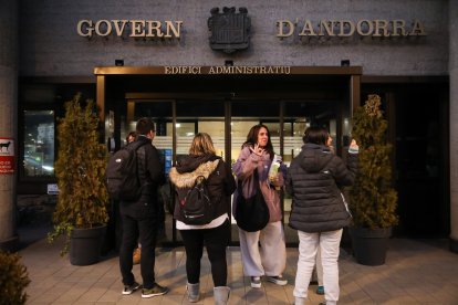 Membres del SEP en una reunió amb el Govern.