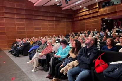 Assistents a la conferència de Francesc Torralba a Escaldes