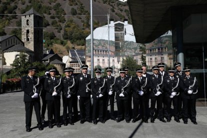 Agents penitenciaris en una celebració del patró del cos.