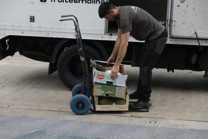 Els preus lligats al transport han baixat al març.