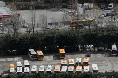 Autobusos de la red de transports del país.