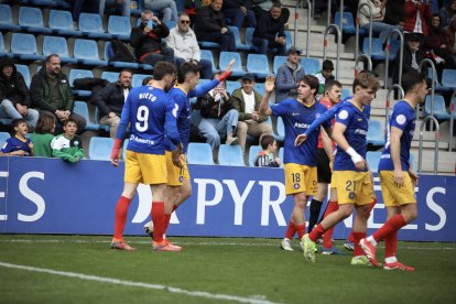 Els jugadors de l'FC Andorra celebrant el gol
