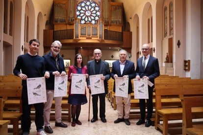 El directora de Cultura del Govern, Joan-Marc Joval; la cònsol menor d'Andorra la Vella, Olalla Losada; l'arxiprest de les Valls, mossèn Ramon Sàrries; el director artístic del festival, Ignacio Ribas i el conseller de Cultura d'Escaldes-Engordany, Valentí Closa.