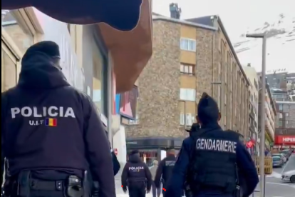 Primera patrulla mixta