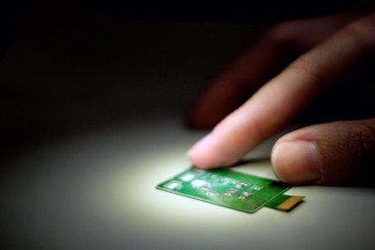 Desenvolupen un dispositiu portàtil capaç d'avaluar la salut dels esportistes en temps real a través de la suor.