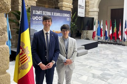 Els cònsols d'Andorra la Vella, Sergi González i Marc Torrent, a l'XI comitè de desenvolupament econòmic de la UCCI a Cadis.