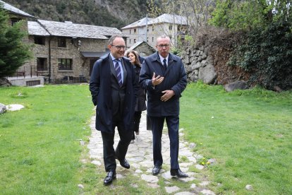 Xavier Espot i el prefecte de la Regió d'Occitània, Piere-André Durand, durant la reunió