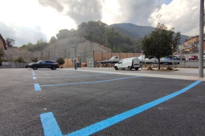 Places de zona blava prop de l’hospital.