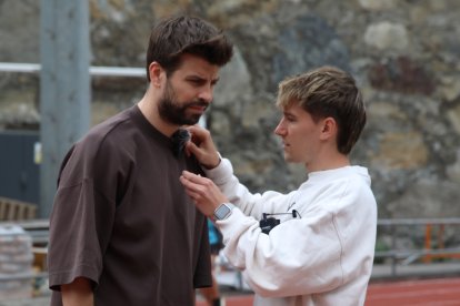 Gerard Piqué compareix a peu dret a l'Estadi Nacional