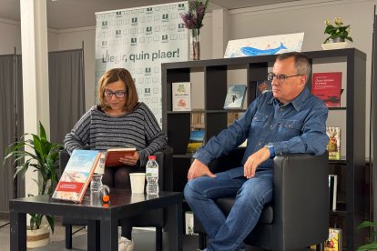 Vallbona en una presentació del llibre.
