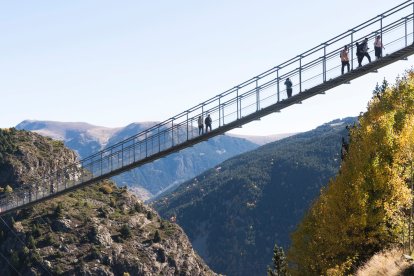 Els veïns de Canillo al Pont Tibetà