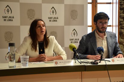 Sofia Cortesao i Cerni Cairat en roda de premsa