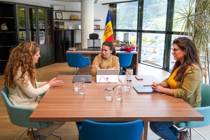 Laura Mas, Meritxell Cosan i Eva Heras