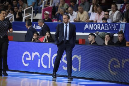 Joan Plaza, durant el duel contra el BAXI Manresa.