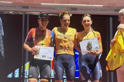 Albalat, a l’esquerra, al podi.