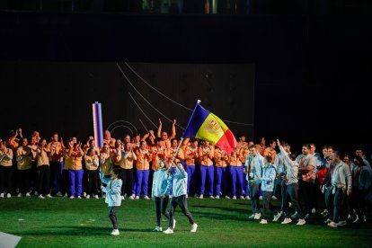 L’entrada de la delegació nacional va desfermar l’eufòria a l’Estadi Nacional.