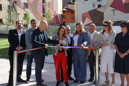 Inauguració de la plaça de l’Església, ahir.
