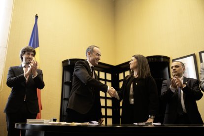 Alcobé i Mas, amb Ensenyat i Casal, el dia de la rúbrica de l’acord.